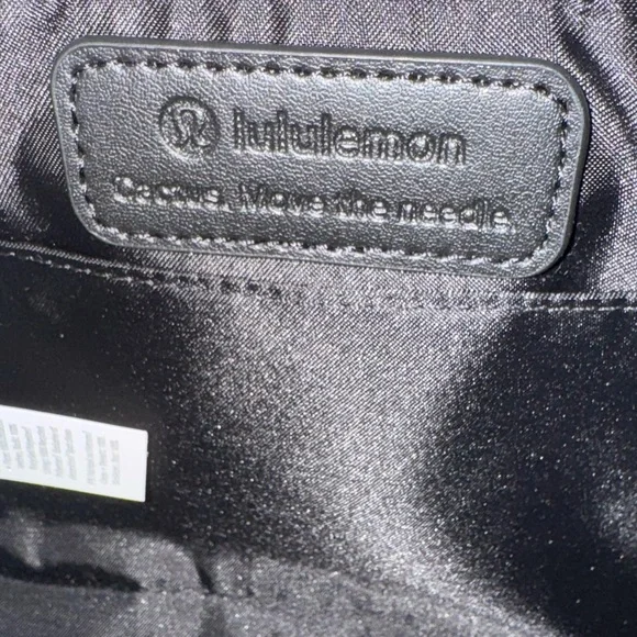 NWT/Rare - Lululemon Leather Alternative Everywhere Belt Bag - Gold Hardware 1L - Picture 10 of 14